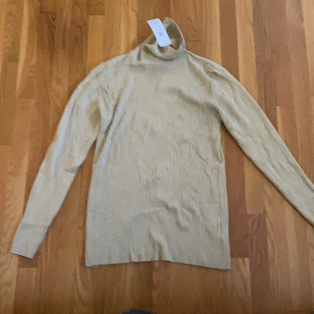 Men’s tan turtleneck sweater
